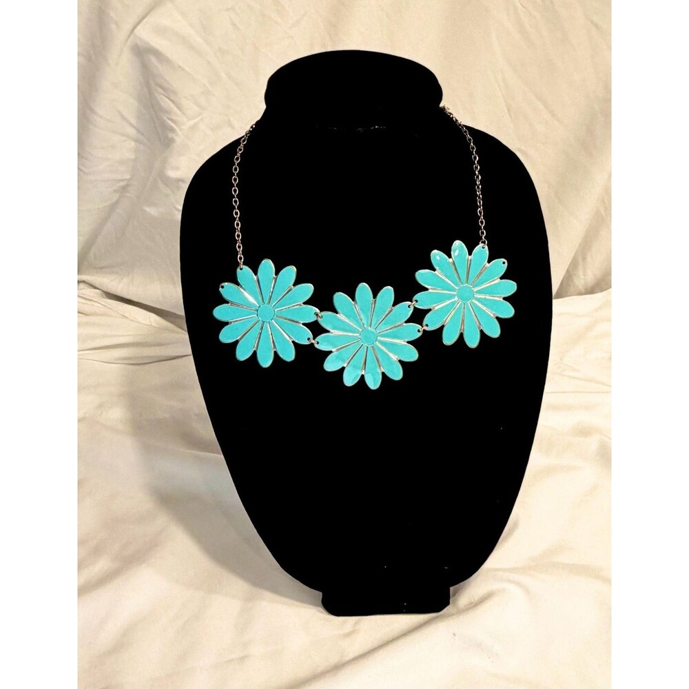 NWT Turquoise Enamel Flower Statement Necklace